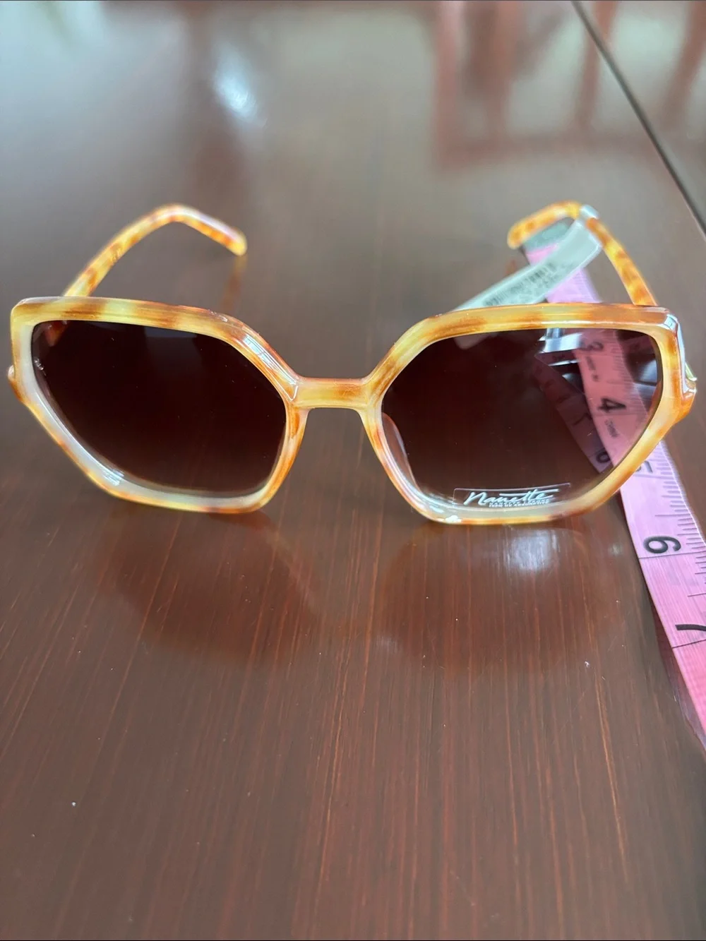 Nanette Lepore 100% UV protect,tortoise frame & arms,brown gradient lens,hexagon